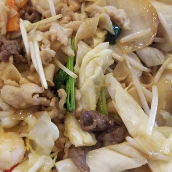 Malan Noodles - Shrimp,  beef and chicken chow mein - Chinese Near Me - Hacienda Heights, California