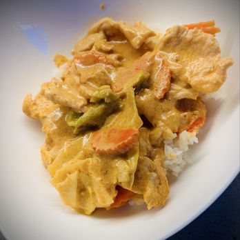 Yu De Thai Restaurant - Panang curry with chicken. 3 spice. I could have gone higher, it was not particularly spicy. - Thai Near Me - Sparks, Nevada