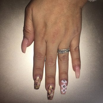 Divas Nails - Nail Salons Near Me - Northridge, California