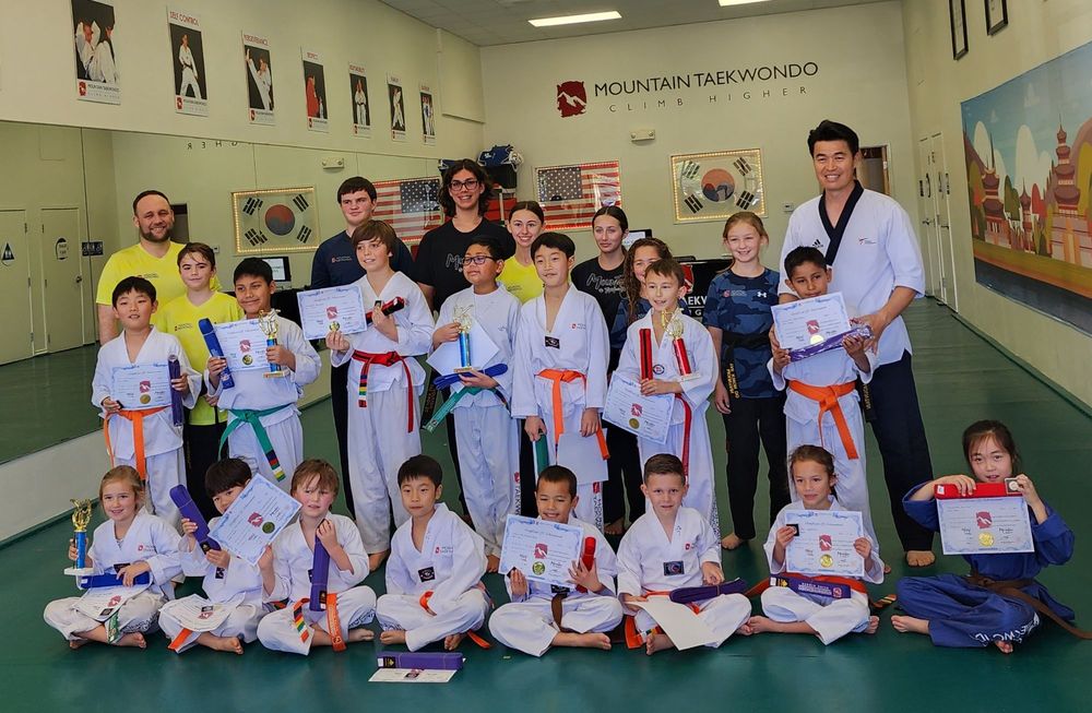 Mountain Taekwondo Logo