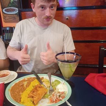 Los Tios Grill - Margaritas enchiladas - Salvadoran Near Me - Arlington, Virginia