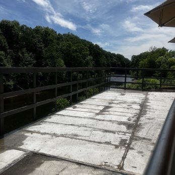 Missing Mountain Brewing - Patio - Breweries Near Me - Cuyahoga Falls, Ohio