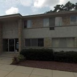 Highland Park Family Dentistry - Located on the southwest corner of Vliet Street and Lombard Court. Next door to Grandma's House Daycare.