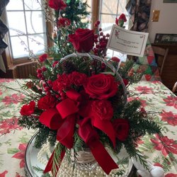 Vogt's Flowers - Christmas arrangement