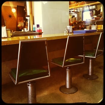 Park Crest Diner - Cafes Near Me - Burnaby, British Columbia