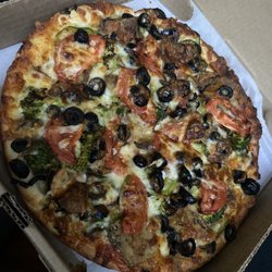 Louis Roast Beef & Pizzas - Veggie Supreme Pizza but ask them to add olives, tomatoes & eggplant! Delicious!!
