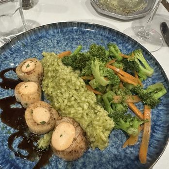 La Verona Restaurant - Seared scallops with pesto risotto - Italian Near Me - Kennett Square, Pennsylvania La Verona Restaurant - Seared scallops with pesto risotto - Italian Near Me - Kennett Square, Pennsylvania