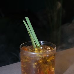 Q1 Lounge - Lemongrass old fashion