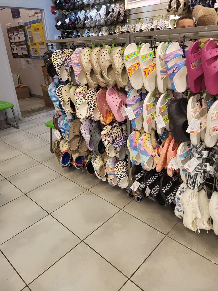 CROCS OUTLET PUERTO RICO PREMIUM 10200002 Open for Business 1 Prime Outlets