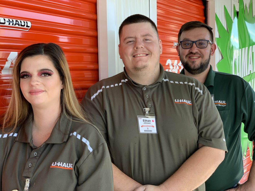 UHAUL TRAILER HITCH SUPER CENTER AT GRAND AVE & BELL RD 13438 W Bell