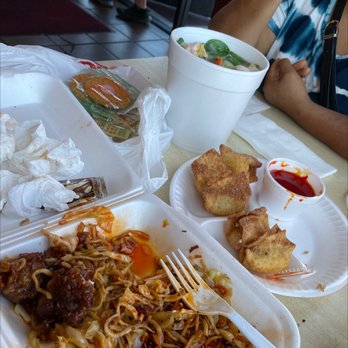 Chinese Deli - Got orange chicken, chow mien, wontons, wonton soup. Amazing place! First time coming here and the hospitality was amazing! - Delis Near Me - Carson, California Chinese Deli - Got orange chicken, chow mien, wontons, wonton soup. Amazing place! First time coming here and the hospitality was amazing! - Delis Near Me - Carson, California