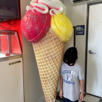 Fairgroundz - Got to snap a photo with the ice cream - Ice Cream & Frozen Yogurt Near Me - Ontario, California