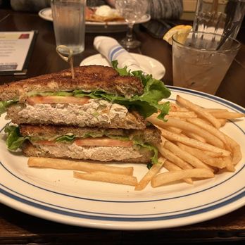 Roberto's Real American Tavern - Albacore Tuna Melt with Fries - Pizza Near Me - East Windsor, Connecticut Roberto's Real American Tavern - Albacore Tuna Melt with Fries - Pizza Near Me - East Windsor, Connecticut