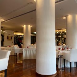 Restaurante Ventanas - Classy interior