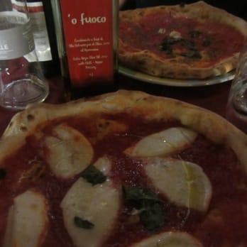 Rossopomodoro - Delicious pizza with fresh ingredients. Drizzle some of their chili oil on top for some spice. So good! - Napoletana Near Me - Venezia, VE Rossopomodoro - Delicious pizza with fresh ingredients. Drizzle some of their chili oil on top for some spice. So good! - Napoletana Near Me - Venezia, VE