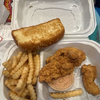 Raising Cane's Chicken Fingers - The 3 finger combo - Fast Food Near Me - Universal City, California Raising Cane's Chicken Fingers - The 3 finger combo - Fast Food Near Me - Universal City, California