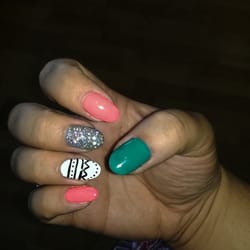 Lee Nails