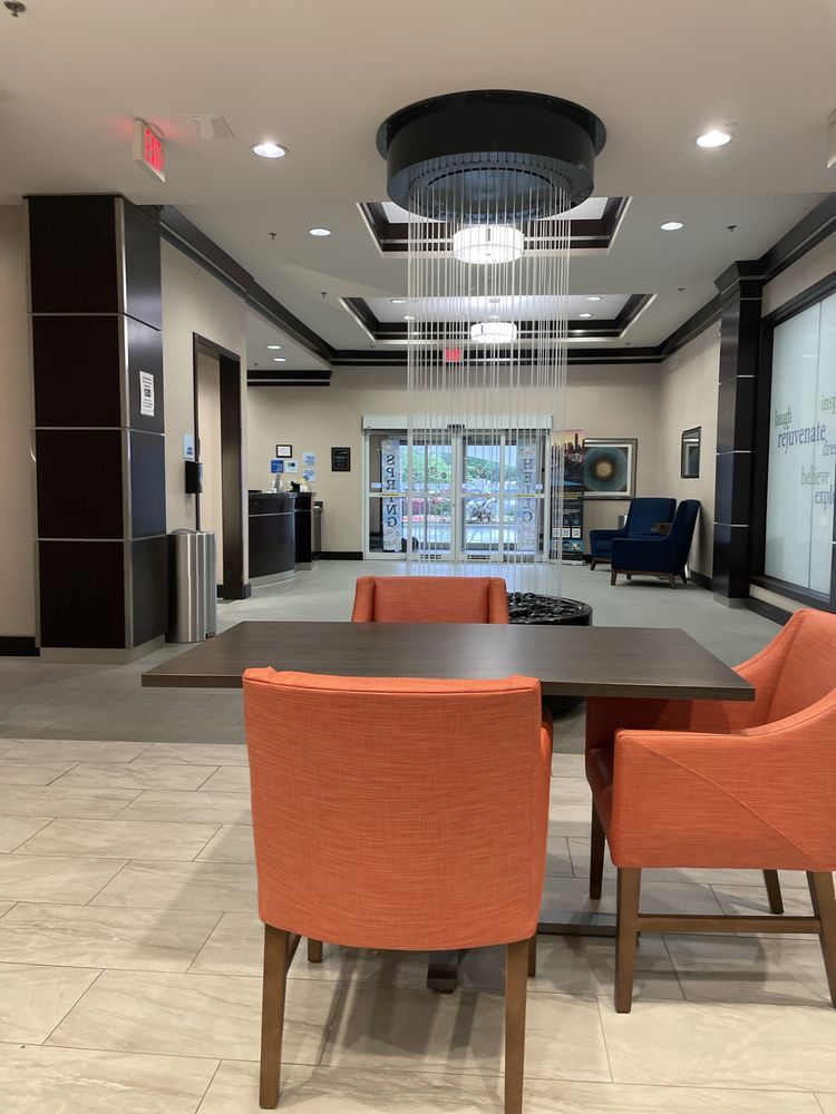 Holiday Inn Express & Suites Austin NW - Arboretum Area