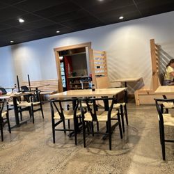 Tiger Belly Noodle Bar - Dining area