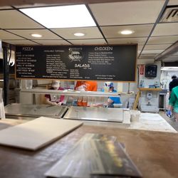 Pontillo's Pizzeria - Pizza pizzazz!