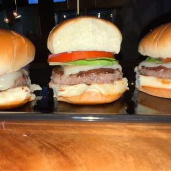 Napali Brewing - Beef Sliders w/ swiss cheese - Brewpubs Near Me - Kapaʻa, Hawaii