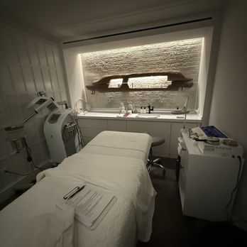 Rescue Spa - Treatment room - Day Spas Near Me - New York, New York