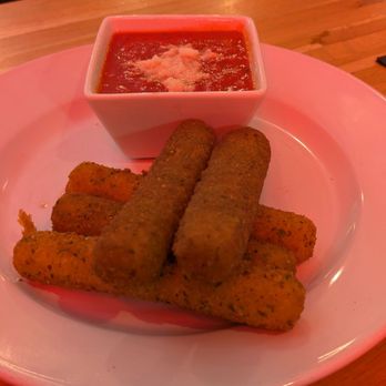 Emmy Squared Pizza - Mozzarella sticks and SO MUCH marinara - Pizza Near Me - Alexandria, Virginia