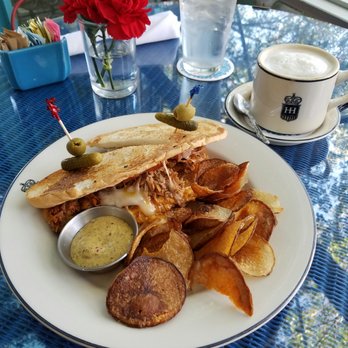 Ocho - Cubano - Lounges Near Me - San Antonio, Texas