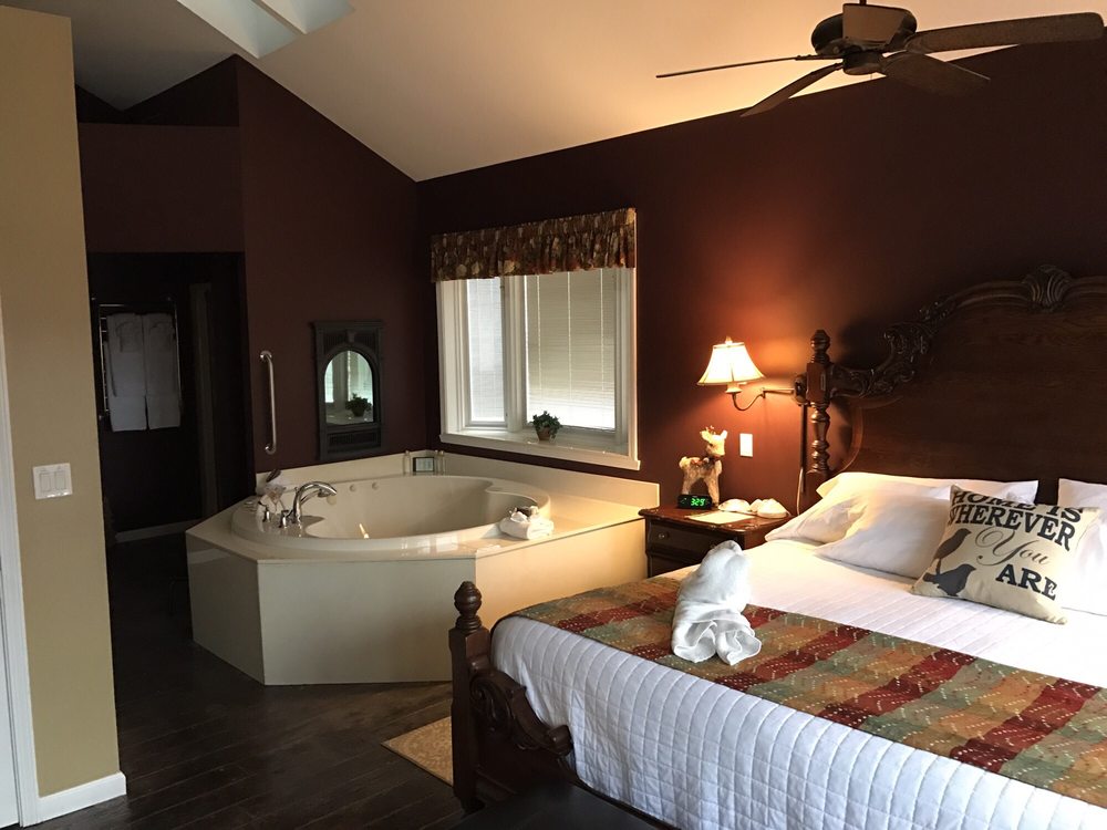 HERMANN HILL COTTAGES Updated May 2024 14 Photos 165 Missouri 100