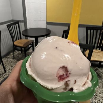 Gelato Vero Caffe - Strawberry gelato - Coffee & Tea Near Me - San Diego, California