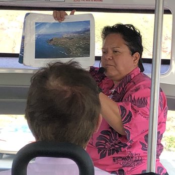 E Noa Tours - Pualani loves sharing her stories of Hawaii and local points of interest and history - Tours Near Me - Honolulu, Hawaii