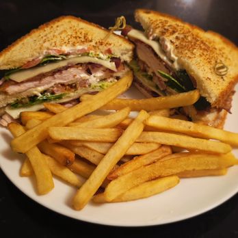 Embassy Suites by Hilton Chicago Downtown Magnificent Mile - Club sandwich from the 511 North restaurant. - Hotels Near Me - Chicago, Illinois Embassy Suites by Hilton Chicago Downtown Magnificent Mile - Club sandwich from the 511 North restaurant. - Hotels Near Me - Chicago, Illinois