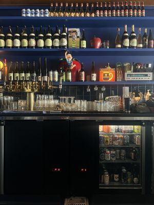 Alma's Cider & Beer by null