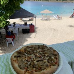 Island Style Pizza