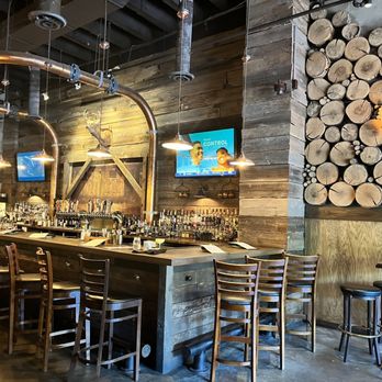 Copperwood Tavern - Inside - New American Near Me - Arlington, Virginia