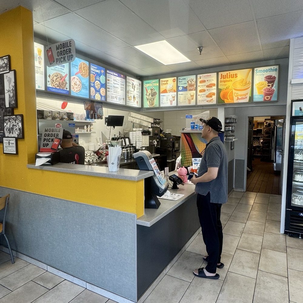Dairy Queen - Someone is ordering - Fast Food Near Me - Temecula, California
