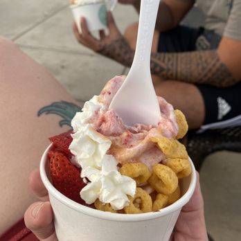 Milky Cereal Bar - Pretty in pink swirl - Ice Cream & Frozen Yogurt Near Me - Kapolei, Hawaii Milky Cereal Bar - Pretty in pink swirl - Ice Cream & Frozen Yogurt Near Me - Kapolei, Hawaii