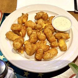 Sapphire's - Cheese curds