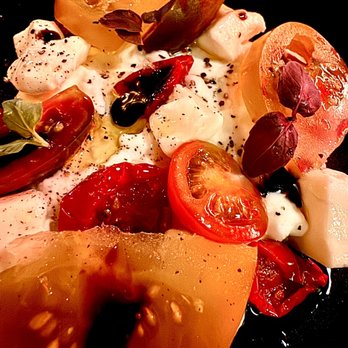 Double Zero Pie & Pub - 00Caprese 5 out of 5 - Pizza Near Me - Las Vegas, Nevada