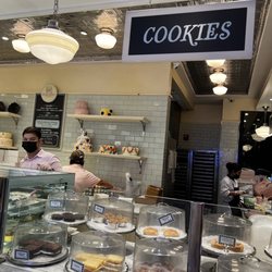 M Bakery