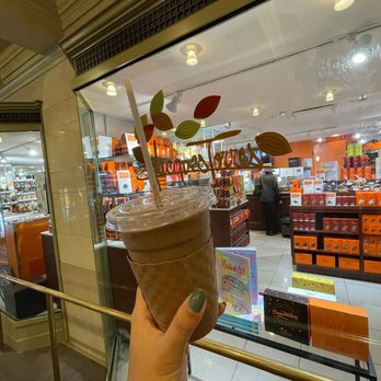 Jacques Torres Ice Cream - Frozen hot chocolate - Ice Cream & Frozen Yogurt Near Me - New York, New York Jacques Torres Ice Cream - Frozen hot chocolate - Ice Cream & Frozen Yogurt Near Me - New York, New York