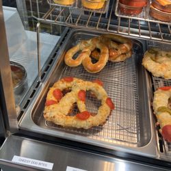 Wetzel's Pretzels - Pepperoni Twist