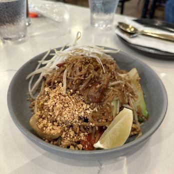 DOK KHAO THAI EATERY - Updated August 2024 - 1652 Photos & 615 Reviews