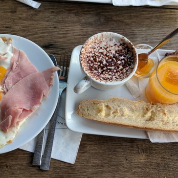 Le Saint Placide - Audacious Breakfast (2 eggs, french bread, croissant, orange juice, hot drink [hot chocolate], and bacon [or ham in my case]) - French Near Me - Paris, 75