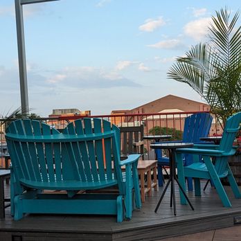 Utopian Tailgate - Lounges Near Me - Chicago, Illinois