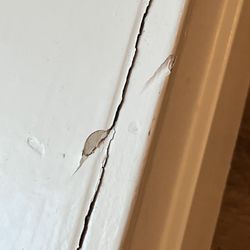Right Movers - Damaged window seat