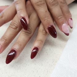 Ten Nail - Acrylic tip set with gel nail polish and 4 finger design