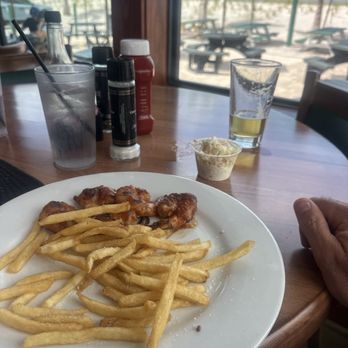 The Mucky Duck - Seafood Near Me - Captiva, Florida