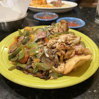 Los Mariachis - Arroz con Pollo and Vegetables - Mexican Near Me - Morgantown, West Virginia Los Mariachis - Arroz con Pollo and Vegetables - Mexican Near Me - Morgantown, West Virginia