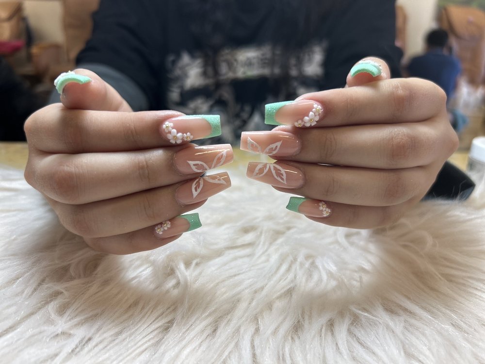 PERFECT NAILS Updated August 2024 24 Photos 2334 Ave